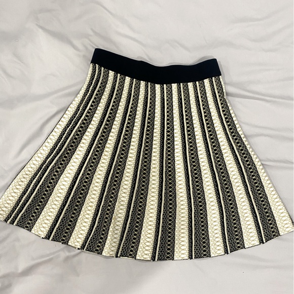 BEBE skirt - Picture 1 of 4
